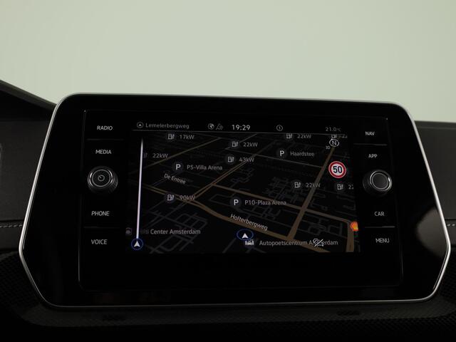 Volkswagen T-Cross 1.5 TSI R-Line 150pk DSG | Trekhaak | Navigatie | Parkeercamera | PDC