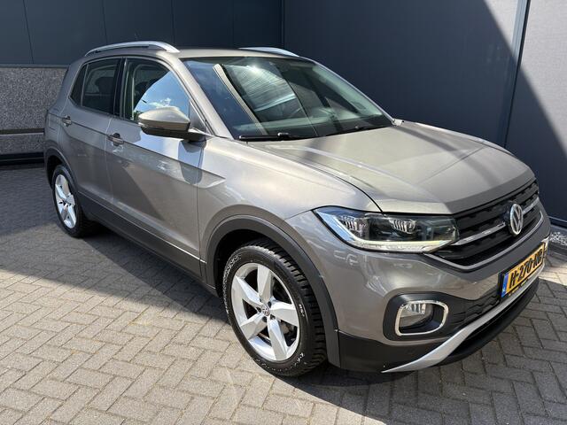 Volkswagen T-Cross 1.0 TSI Style Airco - Parkeersensoren - Navigatie - Licht metalen velgen 17 inch - Dodehoek detector - Dakrails - Bluetooth - Cruise control - Led verlichting - Radio - Start/stop systeem - Stuur multifunc - Elektrische ramen