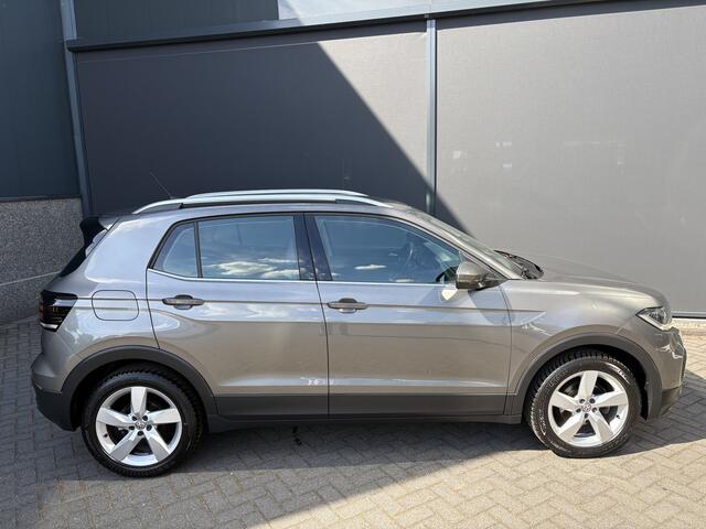 Volkswagen T-Cross 1.0 TSI Style Airco - Parkeersensoren - Navigatie - Licht metalen velgen 17 inch - Dodehoek detector - Dakrails - Bluetooth - Cruise control - Led verlichting - Radio - Start/stop systeem - Stuur multifunc - Elektrische ramen