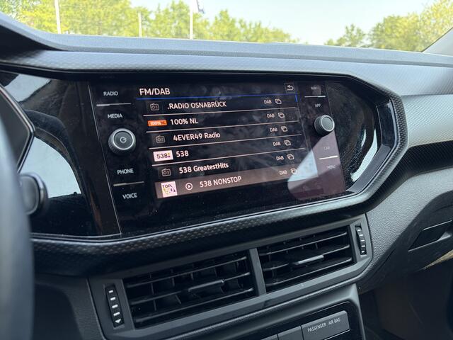Volkswagen T-Cross 1.0 TSI Life AUTOMAAT, Carplay, PDC, Rijklaar met beurt & garantie!