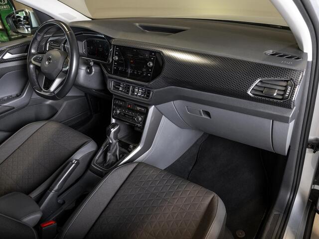 Volkswagen T-Cross 1.0 TSI Style / 116pk / Achteruitrij camera / Stoelverwarming / Virtual cockpit / Dodehoek detectie /