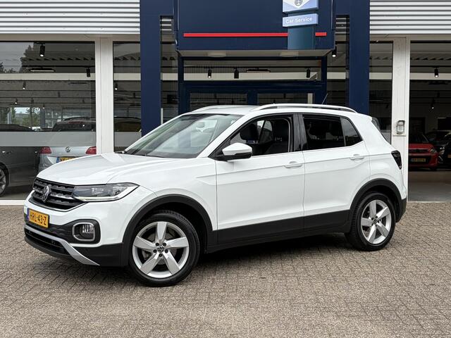 Volkswagen T-Cross 1.0 TSI Style / Adaptieve Cruise-Control / Stoelverwarming / Trekhaak / Apple-Carplay & Android-Auto / LED / Keyless / Dodehoek-Detectie / Climate-Control / DAB Radio-Bluetooth / Getint-Glas / PDC V+A met Camera / 17'' LMV / All-Seasons / ENZ.