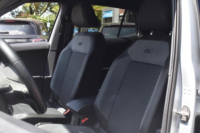 Volkswagen T-Cross 1.5 TSI R-Line Automaat | 150PK | Trekhaak | BSM | Navigatie | Camera | 12 mnd BOVAG garantie | Whatsapp 06-53188999