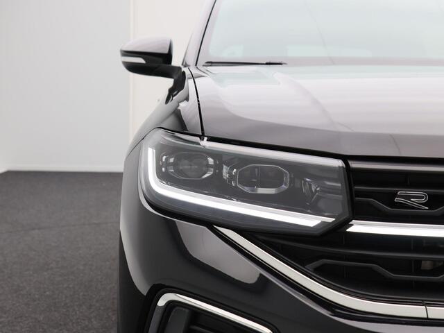 Volkswagen T-Cross 1.5 TSi 150 Pk Automaat R-Line | Adaptive Cruise | Stoelverwarming | Camera | Trekhaak | CarPlay | 17 Inch | 14.694 Km !!