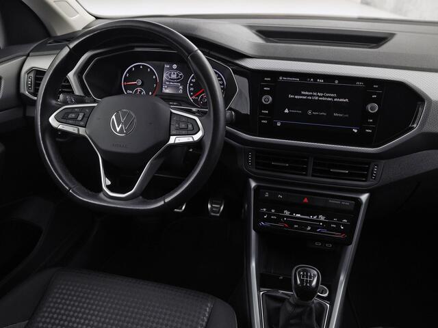 Volkswagen T-Cross 1.0 TSI Life Sport (APPLE CARPLAY, GROOT NAVI, CLIMATE, STOELVERWARMING, SPORTSTOELEN, GETINT GLAS, CRUISE, NIEUWSTAAT)
