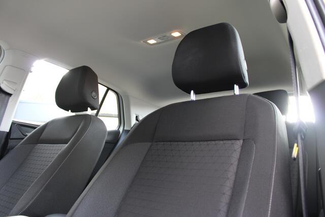 Volkswagen T-Cross 1.0 TSI Life Business | Achteruitrijcamera | Trekhaak | Adaptieve cruise