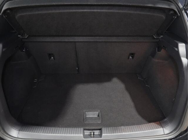 Volkswagen T-Cross 1.0 TSI Style / Navigatie / Adaptive Cruise Control 9