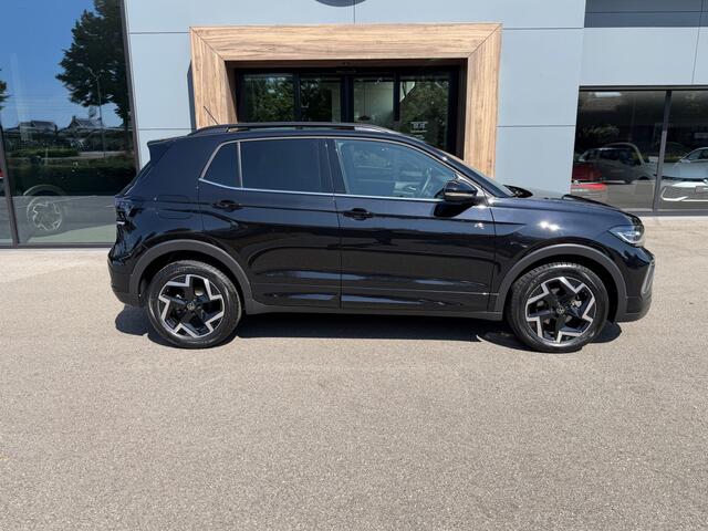 Volkswagen T-Cross 1.5 TSI 150pk DSG R-Line | Camera | Trekhaak | Navi | IQ light | Rijklaar incl. garantie