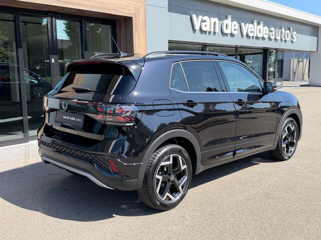 Volkswagen T-Cross 1.5 TSI 150pk DSG R-Line | Camera | Trekhaak | Navi | IQ light | Rijklaar incl. garantie