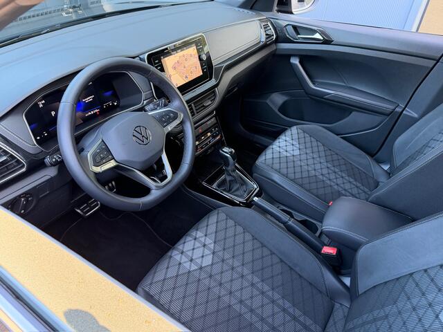 Volkswagen T-Cross 1.5 TSI 150pk DSG R-Line | Camera | Trekhaak | Navi | IQ light | Rijklaar incl. garantie