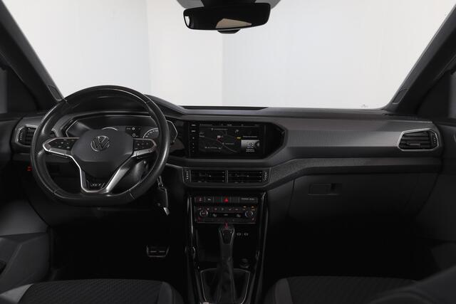 Volkswagen T-Cross 1.5 TSI Style Business R 150 PK | Adapt. Cruise | Stoelverw. | PDC | Camera | NAV + App. Connect | ECC | Trekhaak | LM 18" |