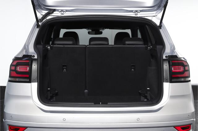 Volkswagen T-Cross 1.5 TSI Style Business R 150 PK | Adapt. Cruise | Stoelverw. | PDC | Camera | NAV + App. Connect | ECC | Trekhaak | LM 18" |