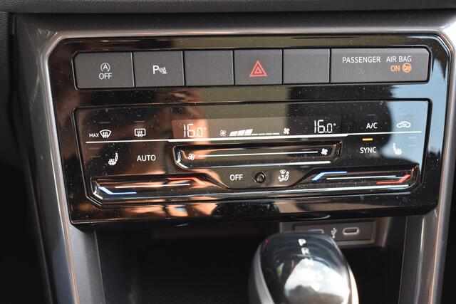 Volkswagen T-Cross 1.5 TSI Style Automaat | BSM | Navigatie | Digitaal Dashboard |12 mnd BOVAG Garantie | Whatsapp 06-53188999