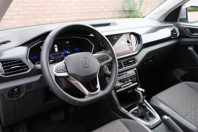 Volkswagen T-Cross 1.5 TSi 150pk DSG Style | App Connect | Adaptive Cruise | Camera | Stoelverwarming | Climate | Matrix LED | Trekhaak