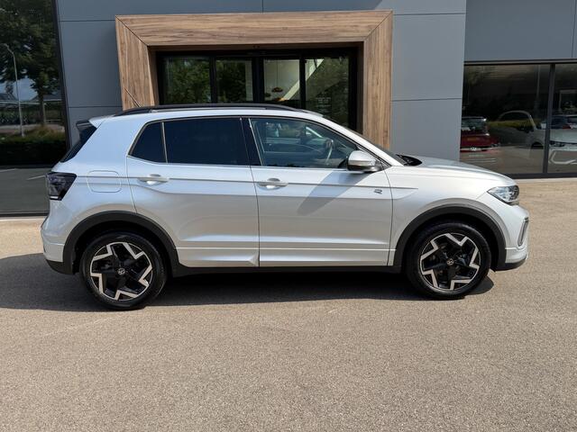 Volkswagen T-Cross 1.5 TSI 150pk DSG R-Line | Camera | Trekhaak | Dode hoek | Navi | IQ light | Rijklaar incl. garantie