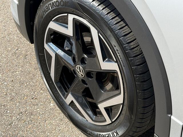 Volkswagen T-Cross 1.5 TSI 150pk DSG R-Line | Camera | Trekhaak | Dode hoek | Navi | IQ light | Rijklaar incl. garantie