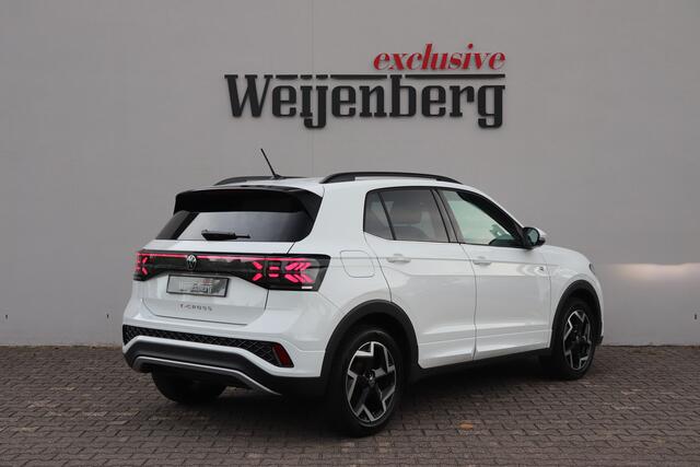 Volkswagen T-Cross 1.0 TSI R-Line DSG IQ Matrix ACC PDC