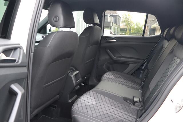 Volkswagen T-Cross 1.0 TSI R-Line DSG IQ Matrix ACC PDC