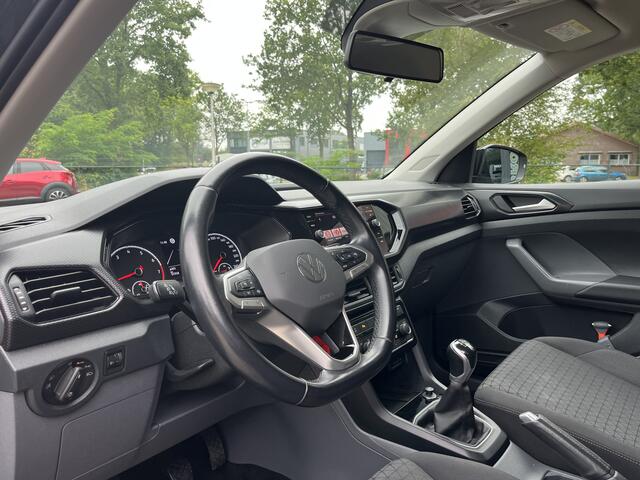 Volkswagen T-Cross 1.0 TSI Life Camera Carplay Trekhaak Urano Grey