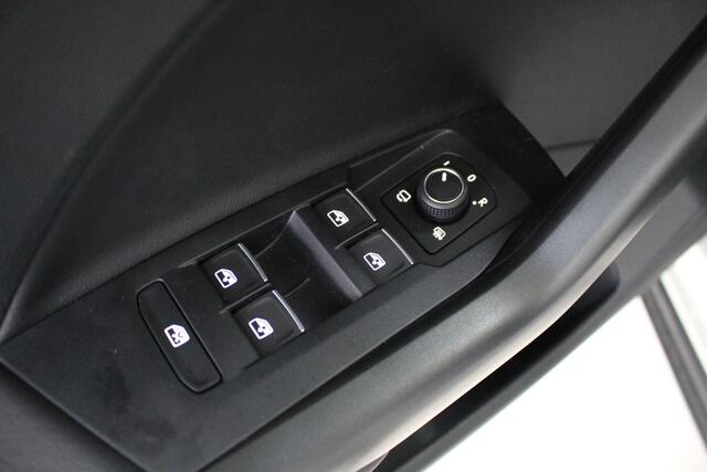 Volkswagen T-Cross 1.0 TSI DSG Life Energy Edition Navigatie | Lichtmetalen velgen | 4-Seizoenen banden | Parkeersensoren