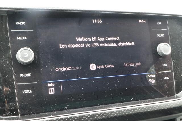 Volkswagen T-Cross 1.0 TSI Life | Cruise control adaptief | Lane assist | Dode hoek assist | Trekhaak afneembaar