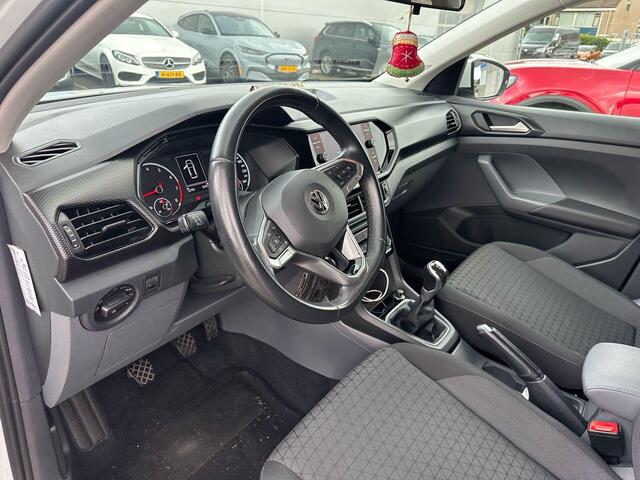 Volkswagen T-Cross 1.0 TSI Life 95 PK | Trekhaak | Navigatie | Climate Controle | LMV |