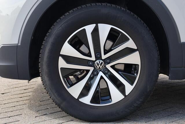 Volkswagen T-Cross 1.0 TSI Life Edition 60 maanden / 100.000km garantie, discover pro navigatie, parkeersensoren voor en achter (PDC), dodehoekdetectie (Side Assist), privacy glas, 16" 'Zurich' LMV, verwarmbare voorstoelen, climatronic, draadloos Apple Carplay & Android Auto, draadloze telefoonlader, adaptieve cruise control (ACC), multifunctioneel lederen stuurwiel, ambiente verlichting, regensensor, LED koplampen, elektrisch verstel-, verwarm- en inklapbare buitenspiegels etc.