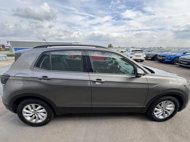 Volkswagen T-Cross 1.0 TSI Life Dodehoekdetectie, Parkeersensoren voor + achter, Stoelverwarming, Adaptieve cruise control, LMV, Apple Carplay en/of Android auto Navigatie