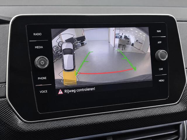 Volkswagen T-Cross 1.5 TSI 150pk DSG R-Line Edition · Camera · Apple/Android Car Play · Trekhaak · P-Sensoren · Navigatie · Stoelverwarming · 17'' Inch ·