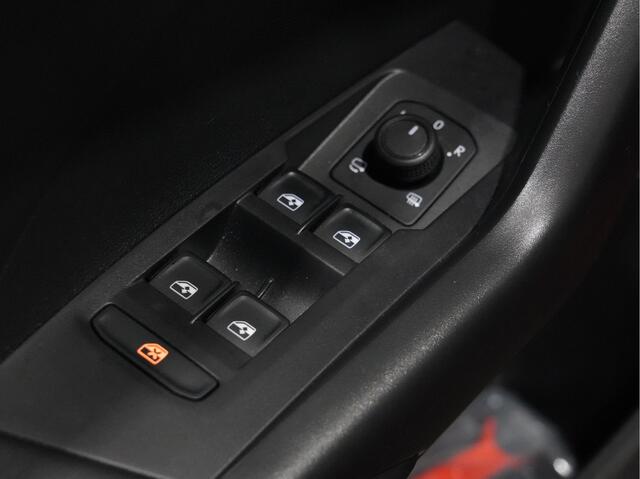 Volkswagen T-Cross 1.0 95 TSI Life Edition Navigatie Trekhaak WM