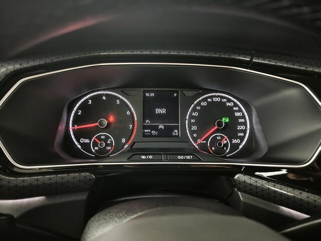 Volkswagen T-Cross 1.0 TSI Style | Automaat | Stoelverwarming | Camera | Climate Control |