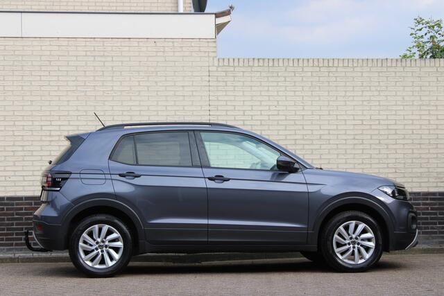 Volkswagen T-Cross 1.0 TSI Life | Adaptieve cruise | BLIS | Trekhaak | Stoelverwarming | Carplay