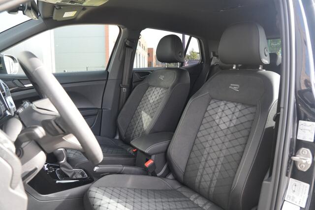 Volkswagen T-Cross 1.5 TSI R-Line 150pk - IQ LED - Keyless - Stoelverwarming - Camera - Navi - Digital Dash - Rijklaar