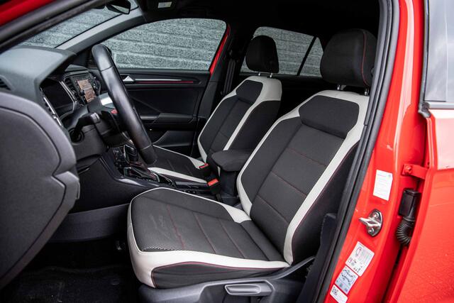 Volkswagen T-Roc 1.5 TSi 150 pk DSG-7 Sport Business R-line | Full LED | Camera | Virtual Cockpit