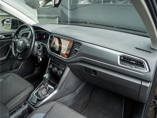 Volkswagen T-Roc 1.5 TSI 2X R-line | Pano | Keyless | Virtual | Beats | Elektr Achterklep | IQ | Sfeer | Lane & Side Assis | ACC | Front Assis