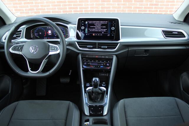 Volkswagen T-Roc 1.5 TSI 150PK DSG Style |IQ-LIGHT|17-INCH|CAMERA|DAB+|