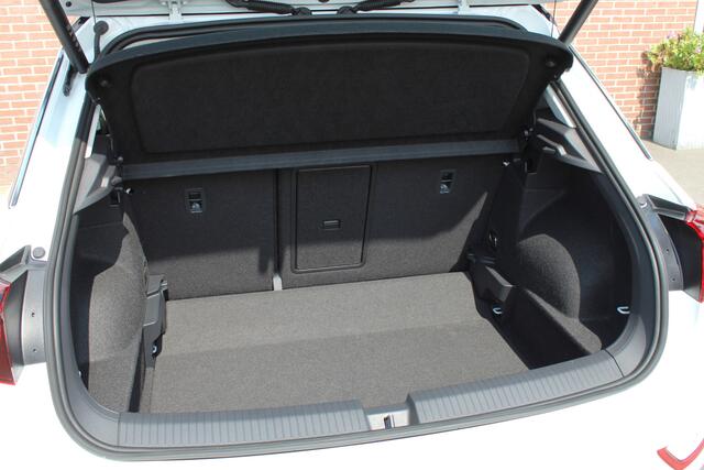 Volkswagen T-Roc 1.5 TSI 150PK DSG Style |IQ-LIGHT|17-INCH|CAMERA|DAB+|