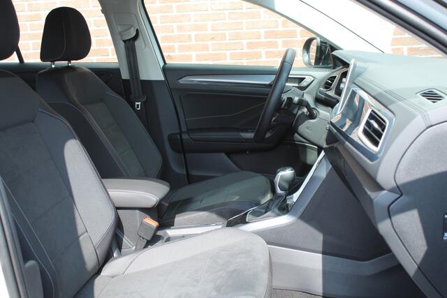 Volkswagen T-Roc 1.5 TSI 150PK DSG Style |IQ-LIGHT|17-INCH|CAMERA|DAB+|