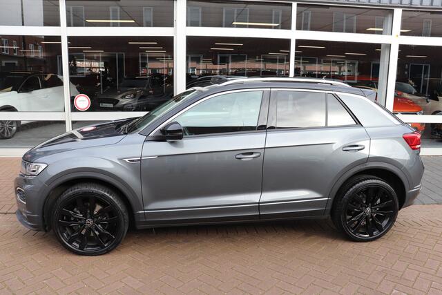 Volkswagen T-Roc 1.5 TSI Style R-line DSG automaat. Panoramadak, afneembare trekhaak, set winterwielen.