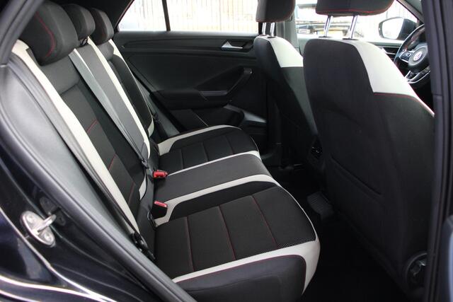 Volkswagen T-Roc 1.0 TSI Sport | Led | VC | ACC | Lane Assist