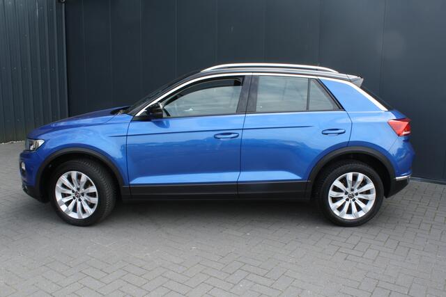 Volkswagen T-Roc 1.5 TSI Style Business AUTOMAAT - NAVIGATIE- TREKHAAK - PDC