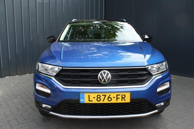 Volkswagen T-Roc 1.5 TSI Style Business AUTOMAAT - NAVIGATIE- TREKHAAK - PDC