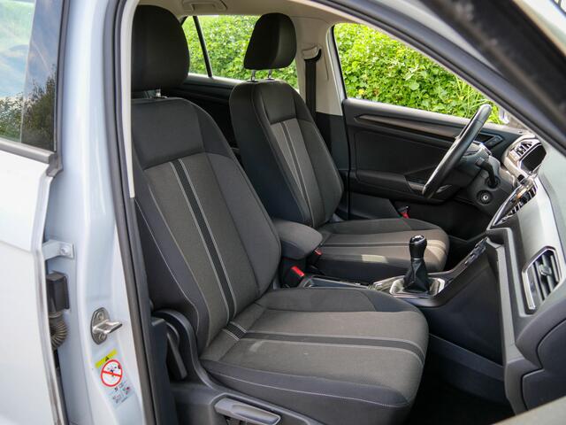 Volkswagen T-Roc 1.0 TSI 116PK Style Business | CAMERA | CARPLAY | TREKHAAK |