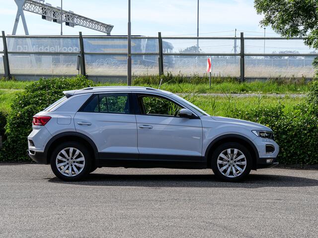 Volkswagen T-Roc 1.0 TSI 116PK Style Business | CAMERA | CARPLAY | TREKHAAK |