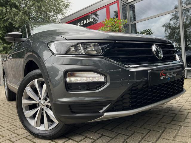Volkswagen T-Roc 1.0 116PK TSI SPORT *!* NAVIGATIE/ 17 INCH/ PDC/ ECC *!*