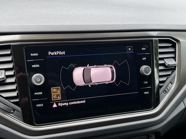 Volkswagen T-Roc 1.0 116PK TSI SPORT *!* NAVIGATIE/ 17 INCH/ PDC/ ECC *!*