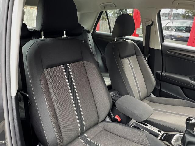 Volkswagen T-Roc 1.0 116PK TSI SPORT *!* NAVIGATIE/ 17 INCH/ PDC/ ECC *!*