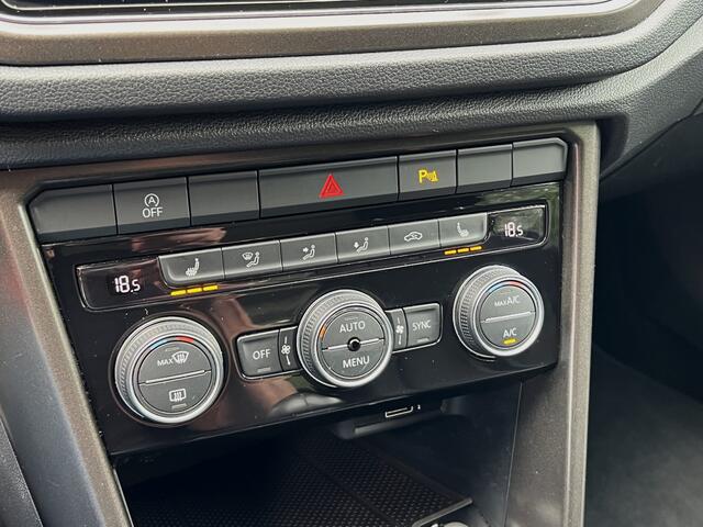 Volkswagen T-Roc 1.0 116PK TSI SPORT *!* NAVIGATIE/ 17 INCH/ PDC/ ECC *!*