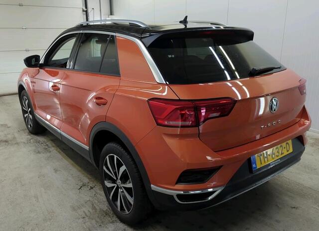 Volkswagen T-Roc 1.0 TSI 85KW STYLE + DESIGN Navigatie Camera Virtual Cockpit Clima ACC Extra Getint Glas 17 Inch velgen Mirror LInk Carplay Android Auto DAB 1e Eigenaar NL Auto