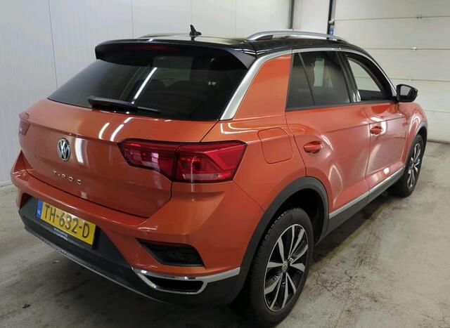Volkswagen T-Roc 1.0 TSI 85KW STYLE + DESIGN Navigatie Camera Virtual Cockpit Clima ACC Extra Getint Glas 17 Inch velgen Mirror LInk Carplay Android Auto DAB 1e Eigenaar NL Auto